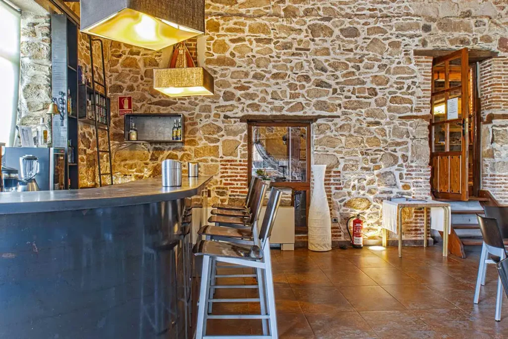 Molino de Losacio barra salon interior 2
