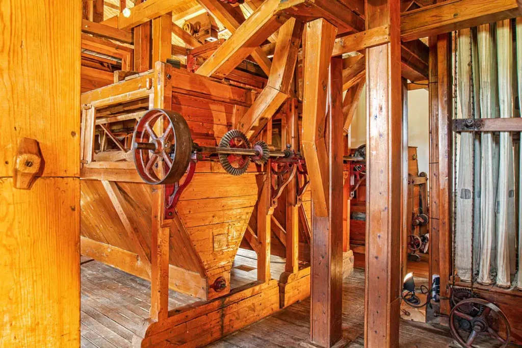 Molino de Losacio detalle máquina del molino 1