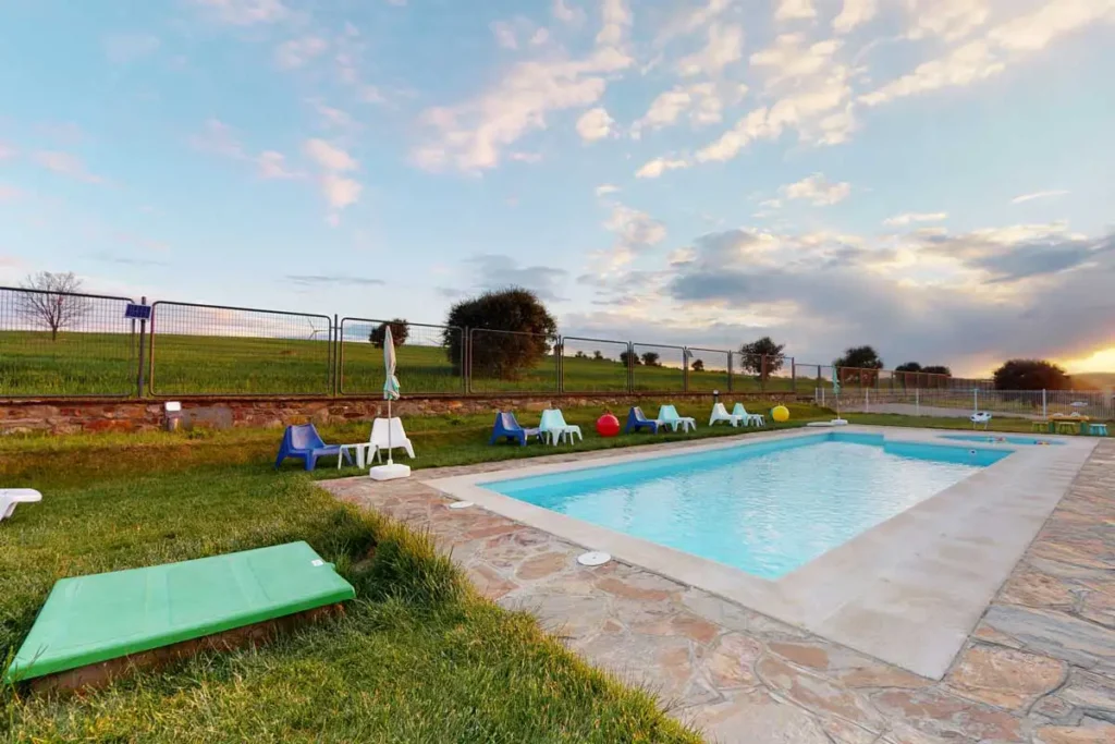 Molino de Losacio piscina exterior 5